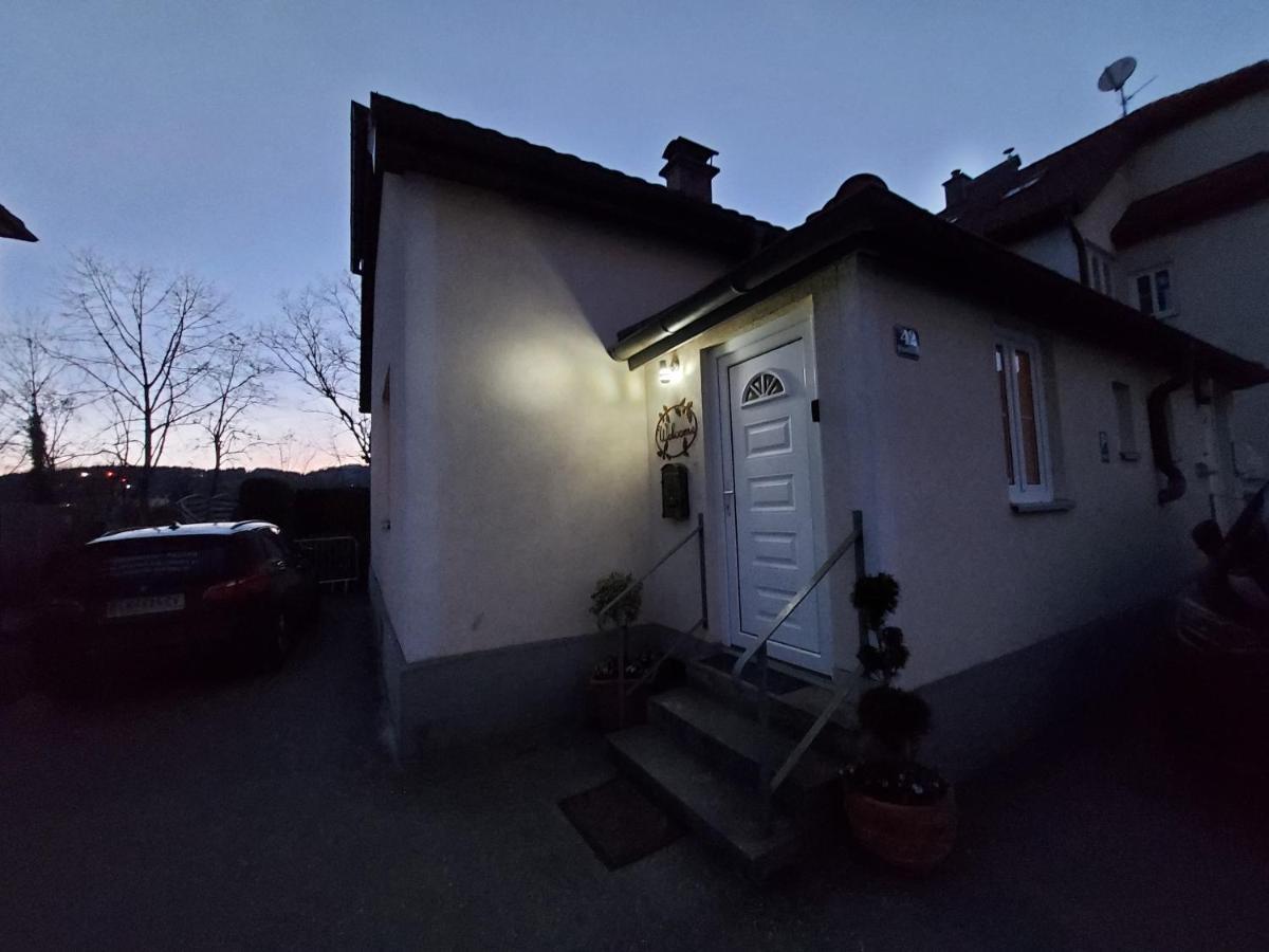 Auszeit Steiraland 1 Mit Privaten Garten Ueberdachter Terrasse Und Parken Leoben  Bagian luar foto