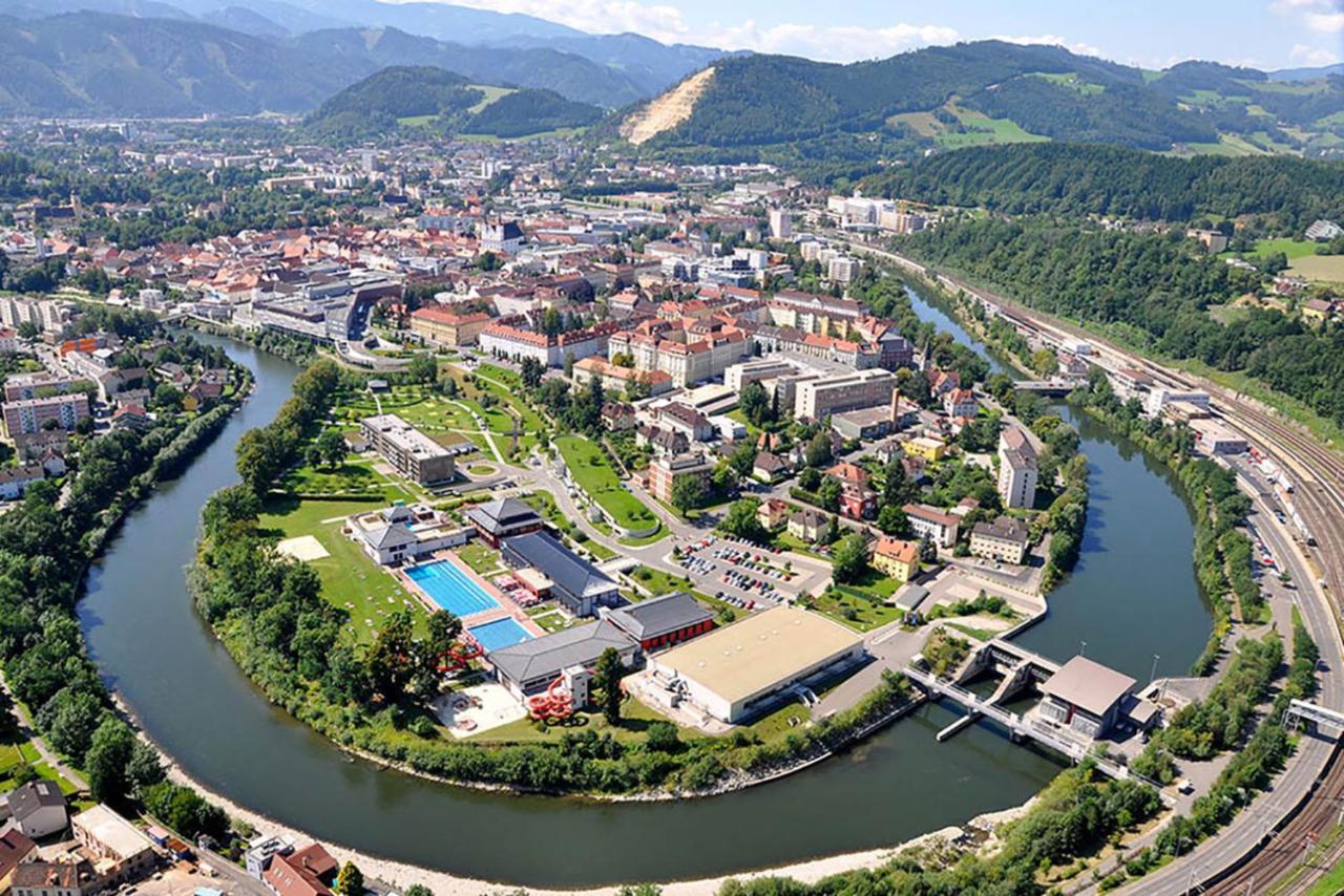 Auszeit Steiraland 1 Mit Privaten Garten Ueberdachter Terrasse Und Parken Leoben  Bagian luar foto