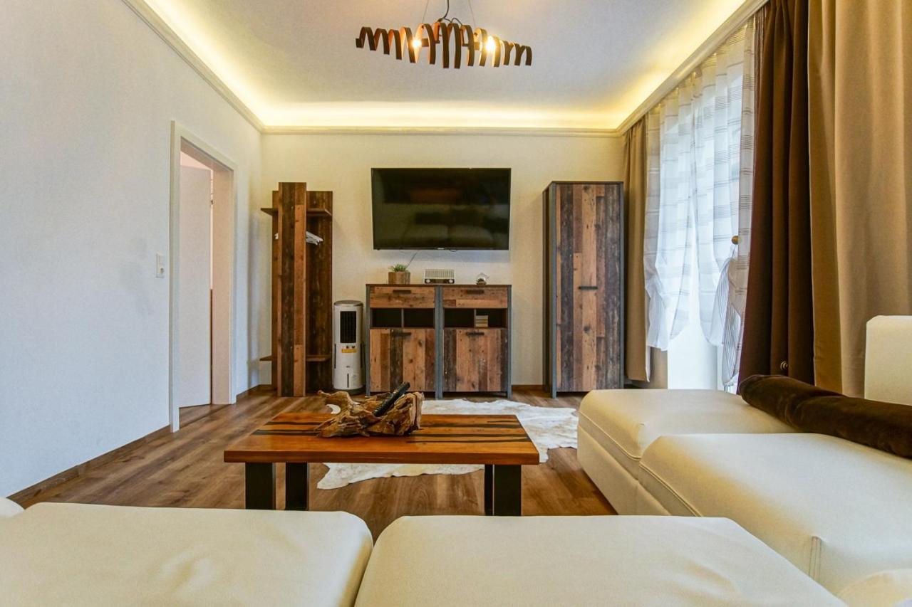 Auszeit Steiraland 1 Mit Privaten Garten Ueberdachter Terrasse Und Parken Leoben  Bagian luar foto