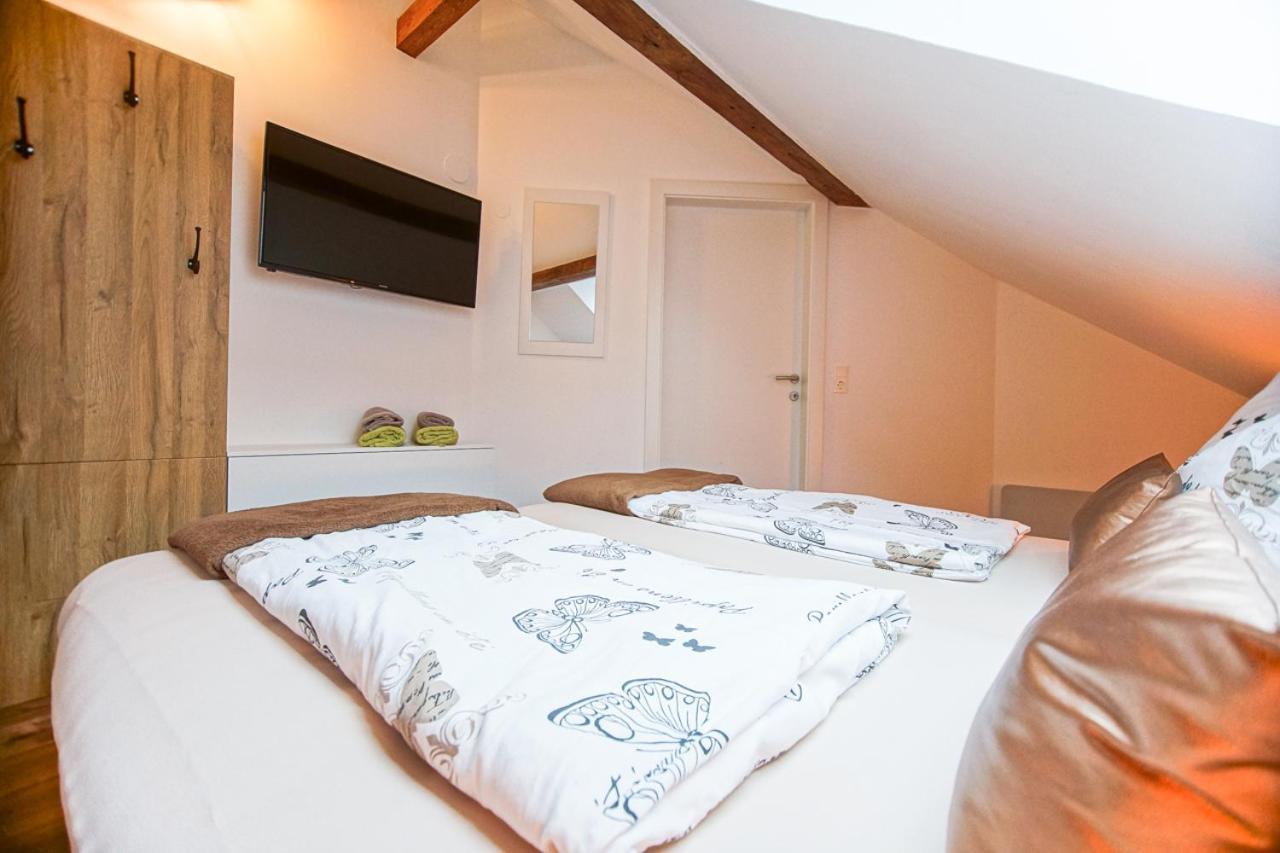 Auszeit Steiraland 1 Mit Privaten Garten Ueberdachter Terrasse Und Parken Leoben  Bagian luar foto