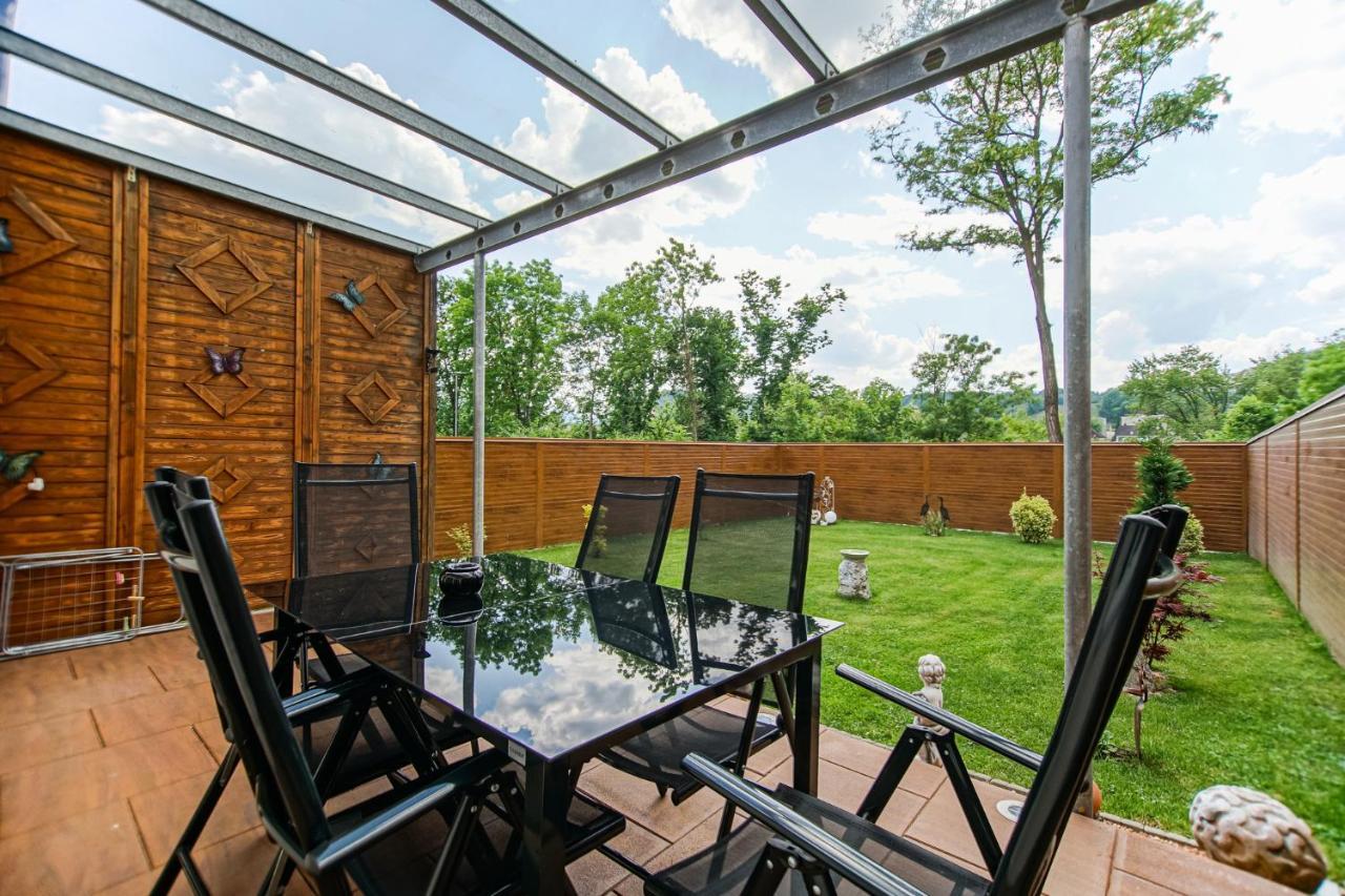 Auszeit Steiraland 1 Mit Privaten Garten Ueberdachter Terrasse Und Parken Leoben  Bagian luar foto
